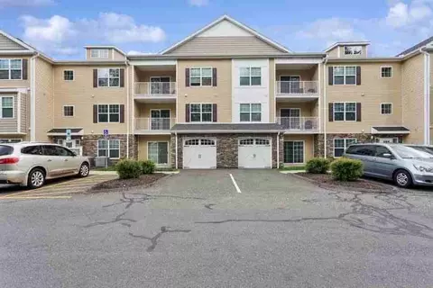 95 Filley St, Bloomfield, CT 06002