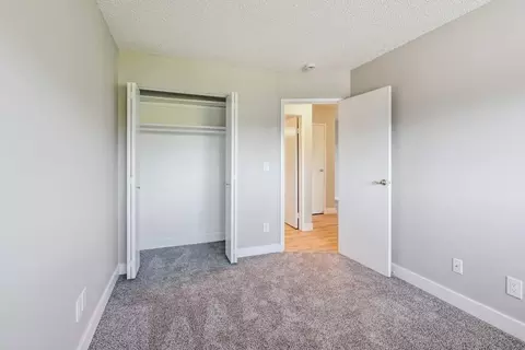 12601 SE River Rd, Oak Grove, OR 97222