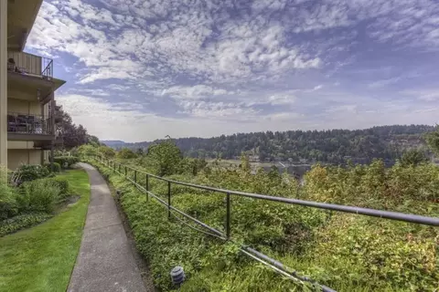 12601 SE River Rd, Oak Grove, OR 97222