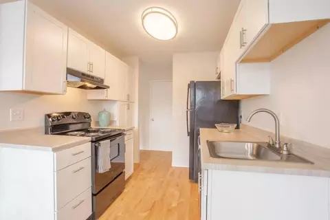 12601 SE River Rd, Oak Grove, OR 97222