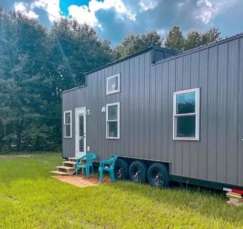 3163 Westwood Drive Grey Tiny Home, Marianna, FL 32446