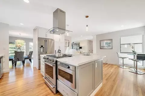 661 W Remington Dr, Sunnyvale, CA 94087