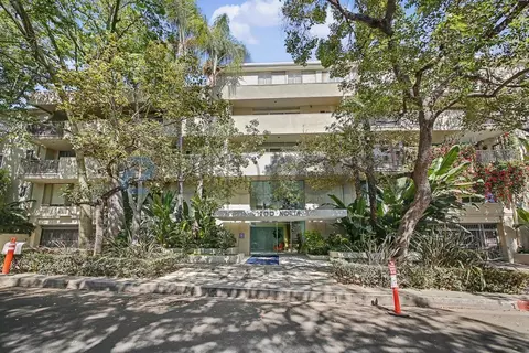 1200 N Flores St #208, West Hollywood, CA 90069