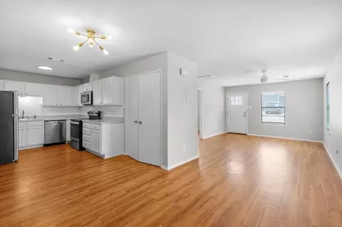 1208 Hillyer St, San Marcos, TX 78666