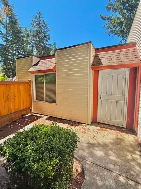 14600 SE 176th St #T7, Renton, WA 98058