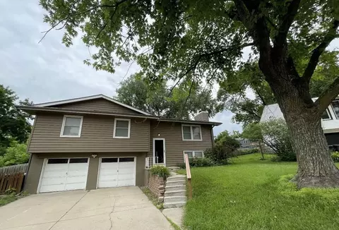 15112 Lincoln Cir, Omaha, NE 68154