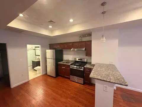 35 Cherry St, Chelsea, MA 02150