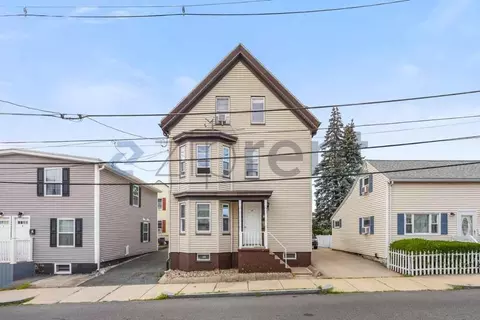 24 Tracey St #1, Peabody, MA 01960