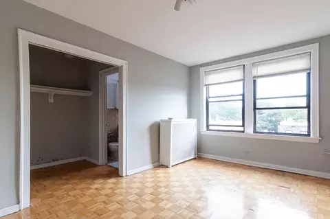 739 W Belmont Ave #511, Chicago, IL 60657