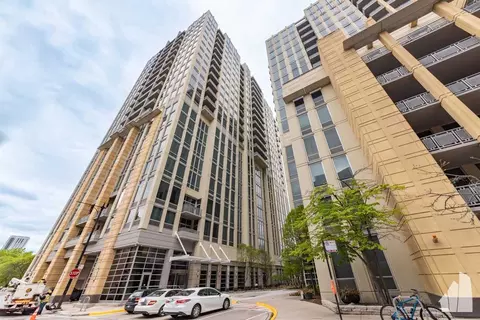 700 N Larrabee St #1902, Chicago, IL 60654