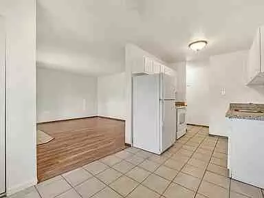 16001 NE Halsey St #18, Portland, OR 97230
