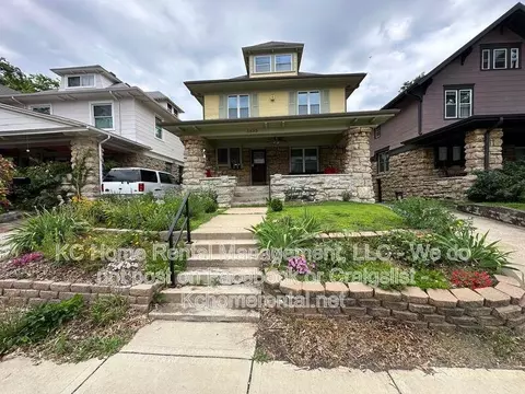 3633 Central St #2, Kansas City, MO 64111