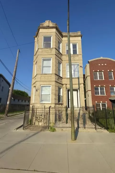 1215 S Homan Ave #3M, Chicago, IL 60623