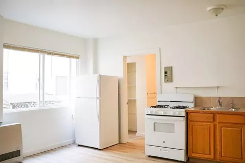 2044 N Kilpatrick St #110, Portland, OR 97217