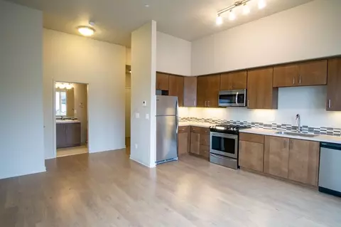 2250 NE Glisan St #101, Portland, OR 97232