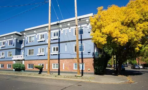 2943 SE Alder St #24, Portland, OR 97214