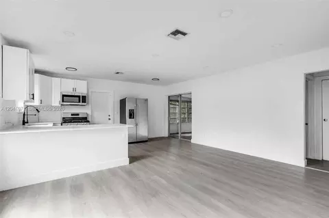 6831 Greene St, Hollywood, FL 33024