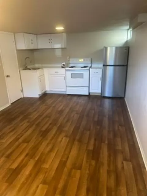 607 N 50th St, Seattle, WA 98103