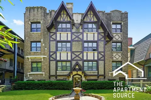 1135 W Lunt Ave #303, Chicago, IL 60626