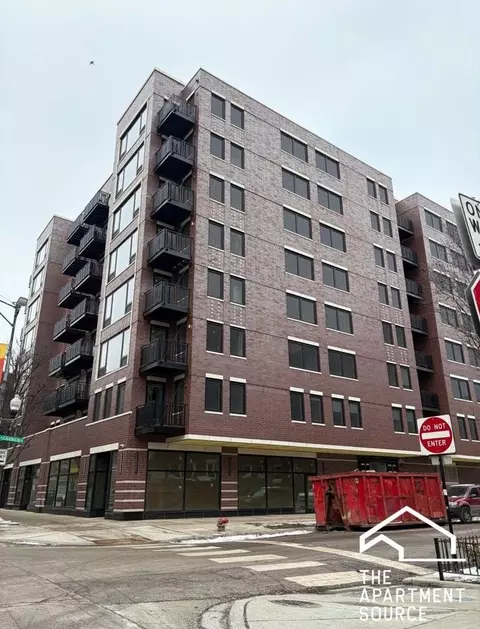 952 W Carmen Ave #703, Chicago, IL 60640