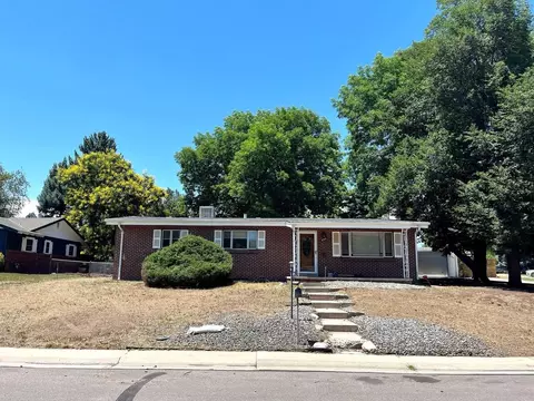 895 Holland St, Lakewood, CO 80215