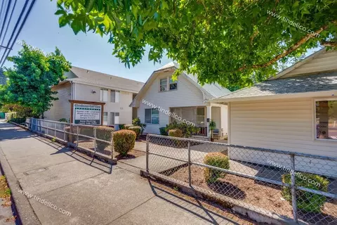 13738 NE Glisan St #3, Portland, OR 97230