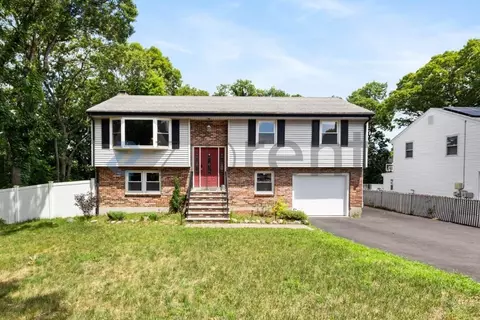 12 Thomas St, Woburn, MA 01801