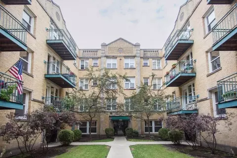 910 W Dakin St #914-315, Chicago, IL 60613