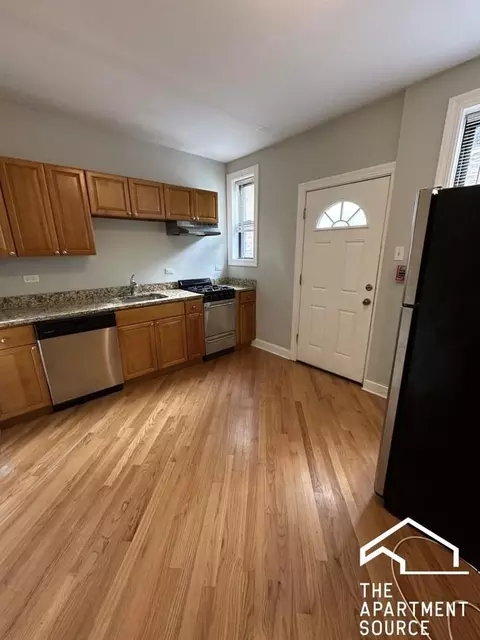 896 Green Bay Rd #06, Winnetka, IL 60093