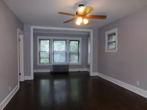 3604 W Sunnyside Ave #2, Chicago, IL 60625