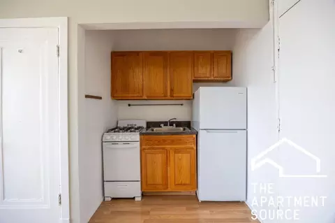 3831 N Fremont St #215, Chicago, IL 60613