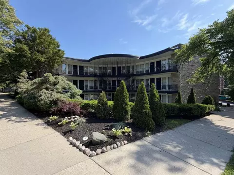 6901 N Ridge Blvd #1C, Chicago, IL 60645