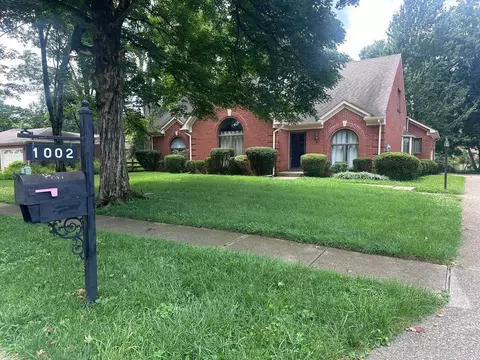 1002 Juniper Springs Dr, Lyndon, KY 40242