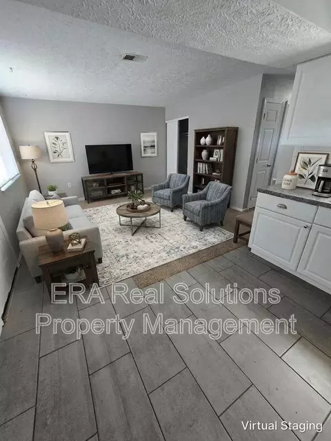 2721 Charles Dr, Grove City, OH 43123