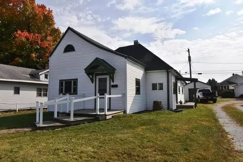 1355 E Walnut St, Frankfort, IN 46041