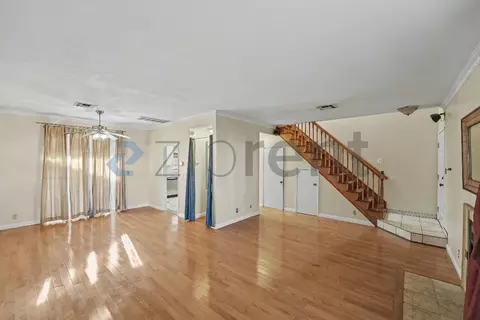 6801 Mammoth Ave #17, Van Nuys, CA 91405