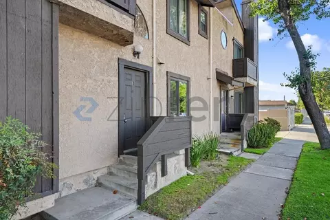 6801 Mammoth Ave #17, Van Nuys, CA 91405