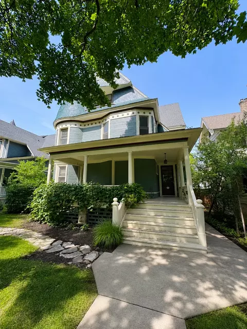 1232 Hinman Ave #3, Evanston, IL 60202