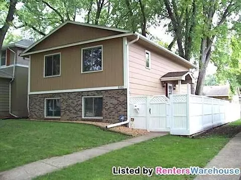 3351 Grimes Ave N, Robbinsdale, MN 55422