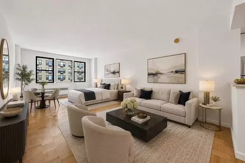 150 E 18th St #14P, New York, NY 10003