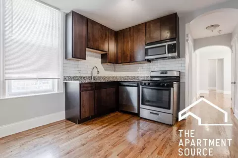 3614 W George St #1F, Chicago, IL 60618