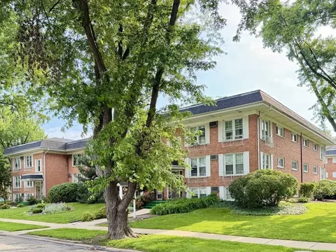 620 N Lincoln Ave #104, Addison, IL 60101