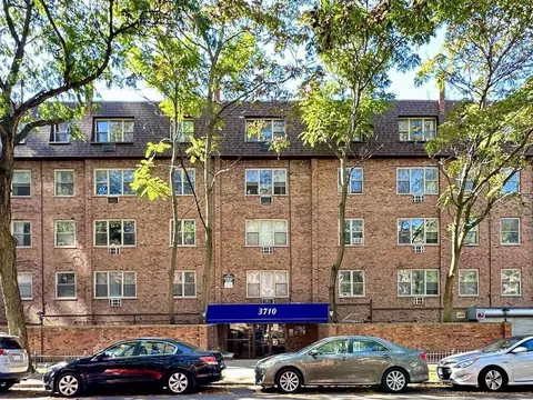 3710 N Pine Grove Ave #212, Chicago, IL 60613