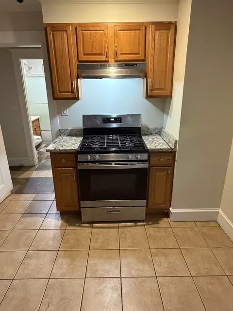 594 South St #1, Boston, MA 02131
