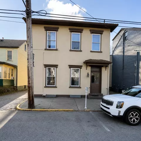 217 S Jefferson St #6, Kittanning, PA 16201