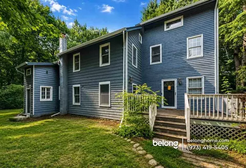 8 Mc Croy Dr, Wharton, NJ 07885