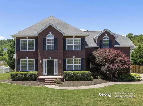 3153 Champions Trail Ln, Knoxville, TN 37931