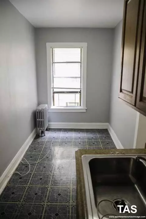 4612 N Beacon St #3A, Chicago, IL 60640
