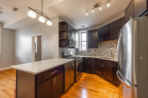 2124 N Milwaukee Ave #3R, Chicago, IL 60647