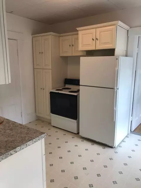 88 Main St #4, Hopkinton, MA 01748